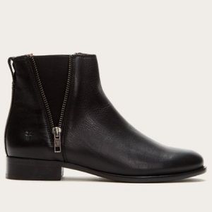 Frye Carly Black Zip Boots size 7.5